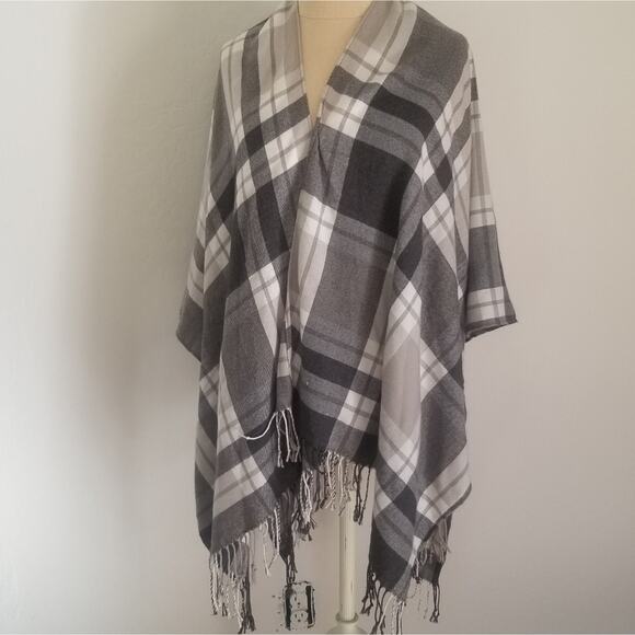 BCBG Fringe Plaid Ruana in Black. - Picture 5 of 6